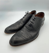 Load image into Gallery viewer, Black Steve Madden Wing Tips - Size 11
